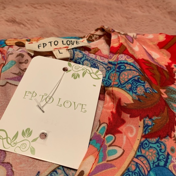 Designed romper with belt - Picture 3 of 4